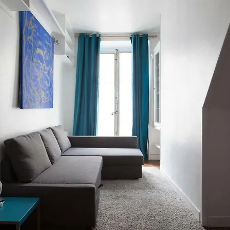 4 People In The Heart Of Saint Germain Des Pres By Weekome *